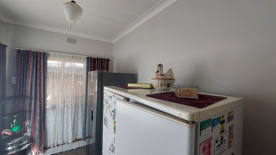 5 Bedroom Property for Sale in Protea Park North West